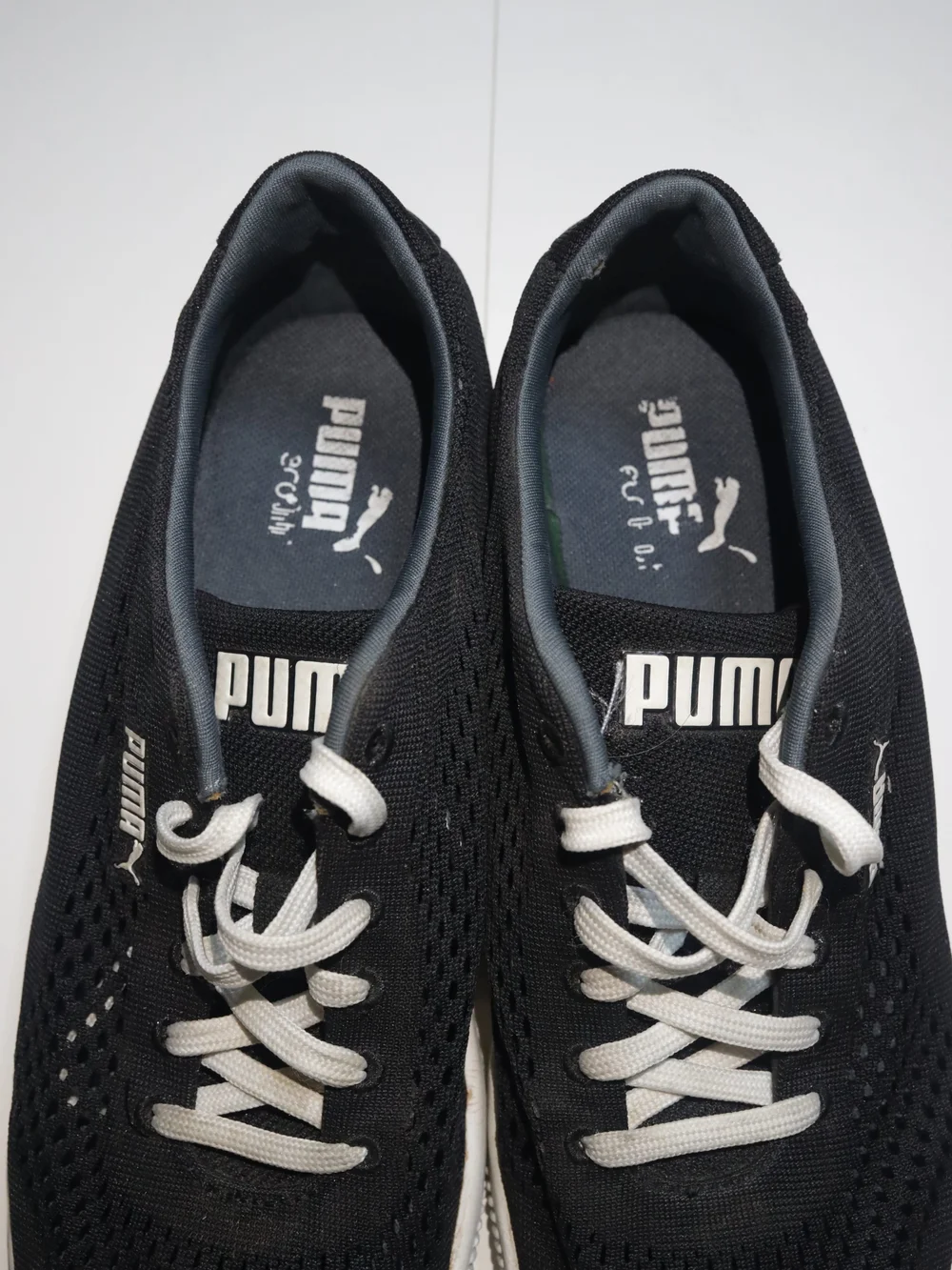 PUMA Women's Black Casual Knit Sneakers with White Soles Size 8 Sportlifestyle